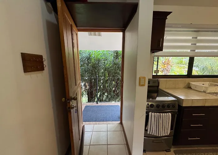 Holiday home Calm & Palms Second Floor *