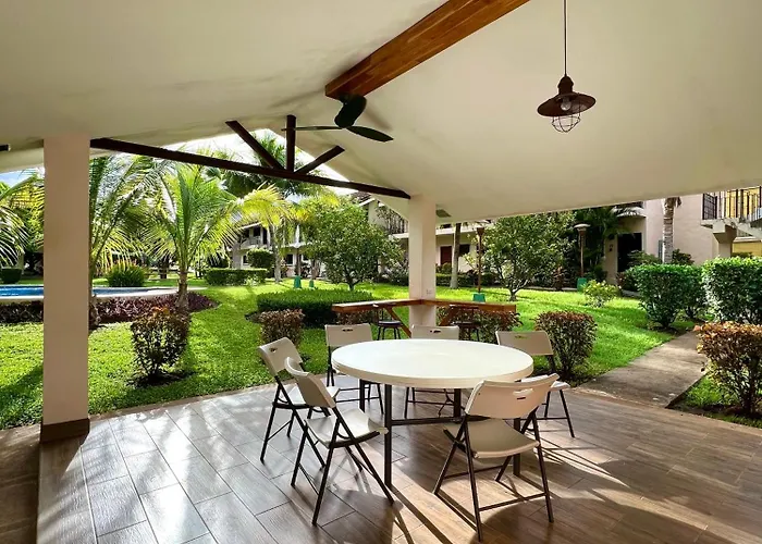 Calm & Palms Second Floor Holiday home